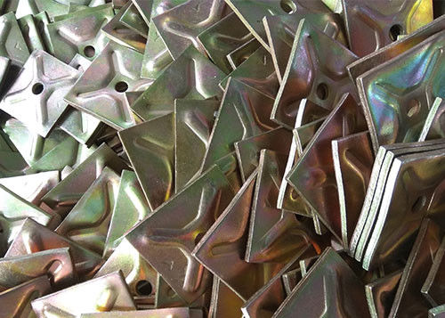 Fastening galvanized formwork waller plate